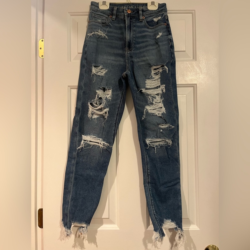 AMERICAN EAGLE Super Hi-Rise Mom Jean Women’s Size 0 Length Regular